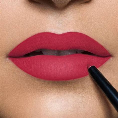 lip liner for makeup.